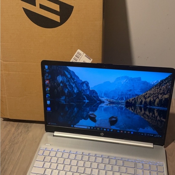 Hp 250 G9 12th gen core i5 - Picture 1 of 4